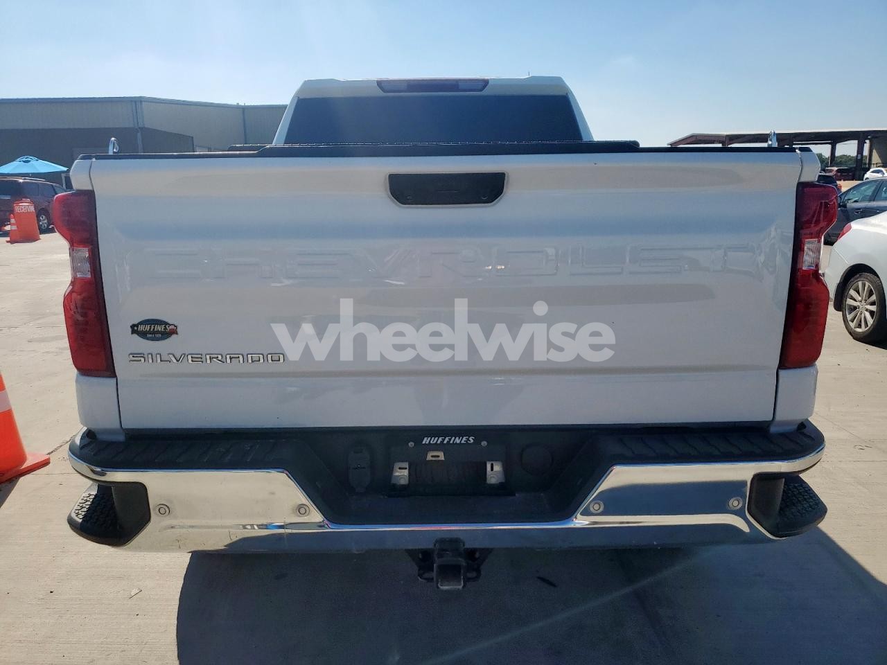 Photo 6 of 2024 CHEVROLET SILVERADO K1500 (VIN 3GCUDAED5RG170225)