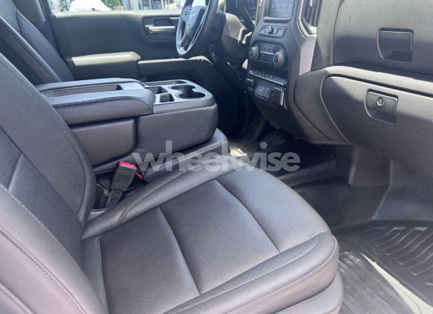Photo 5 of 2023 Chevrolet Silverado 1500 4WD SHORT BED WT (VIN 3GCUDAEDXPG304501)