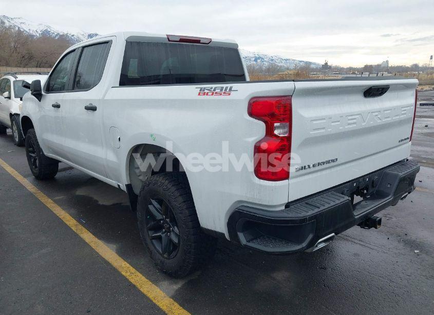 Photo 3 of 2024 Chevrolet Silverado 1500 4WD SHORT BED CUSTOM TRAIL BOSS (VIN 3GCUDCED1RG275386)