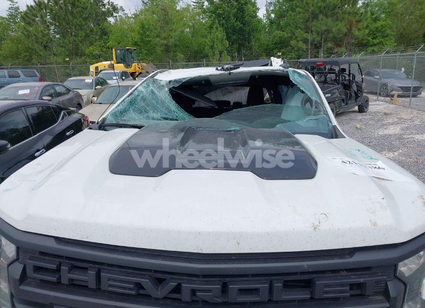 Photo 10 of 2024 Chevrolet Silverado 1500 (VIN 3GCUDCED6RG207052)