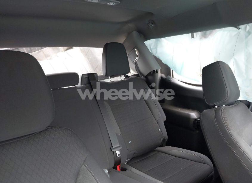 Photo 8 of 2024 Chevrolet Silverado 1500 (VIN 3GCUDCED6RG207052)