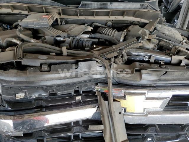 Photo 2 of 2024 CHEVROLET SILVERADO K1500 LT (VIN 3GCUDDE84RG116936)