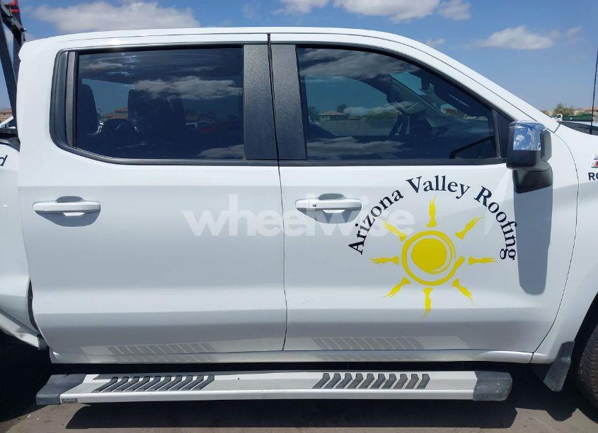 Photo 13 of 2024 Chevrolet Silverado 1500 4WD SHORT BED LT (VIN 3GCUDDE87RG234561)