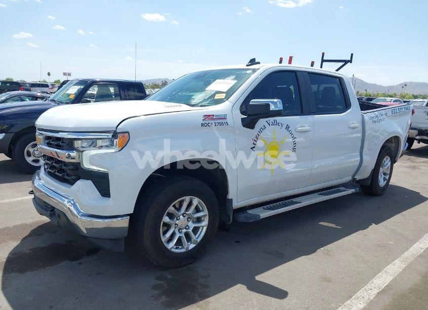 Photo 2 of 2024 Chevrolet Silverado 1500 4WD SHORT BED LT (VIN 3GCUDDE87RG234561)