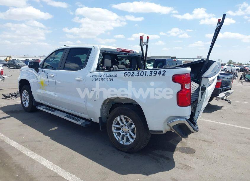 Photo 3 of 2024 Chevrolet Silverado 1500 4WD SHORT BED LT (VIN 3GCUDDE87RG234561)