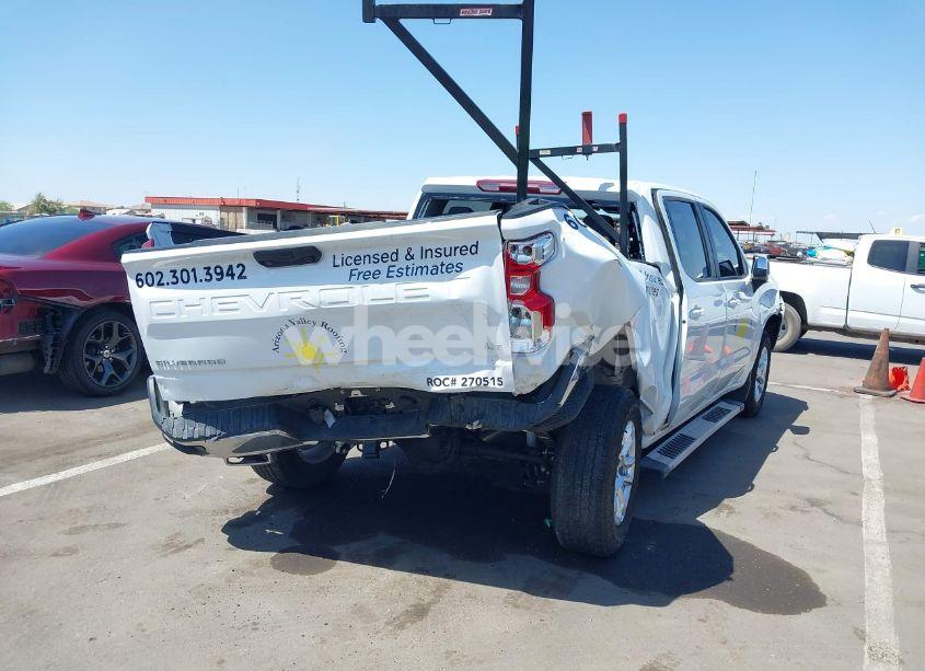 Photo 6 of 2024 Chevrolet Silverado 1500 4WD SHORT BED LT (VIN 3GCUDDE87RG234561)