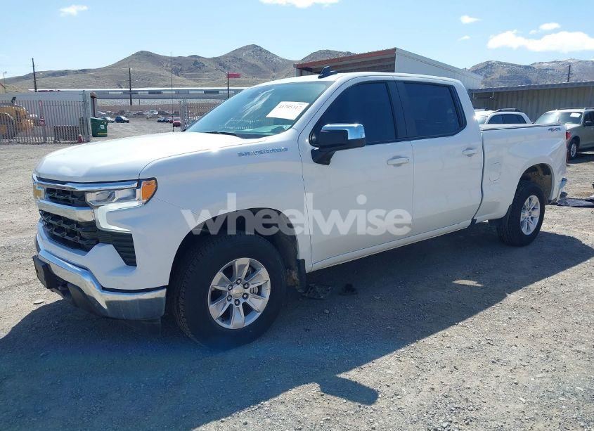 Photo 2 of 2024 Chevrolet Silverado 1500 4WD STANDARD BED LT (VIN 3GCUDDED1RG274938)