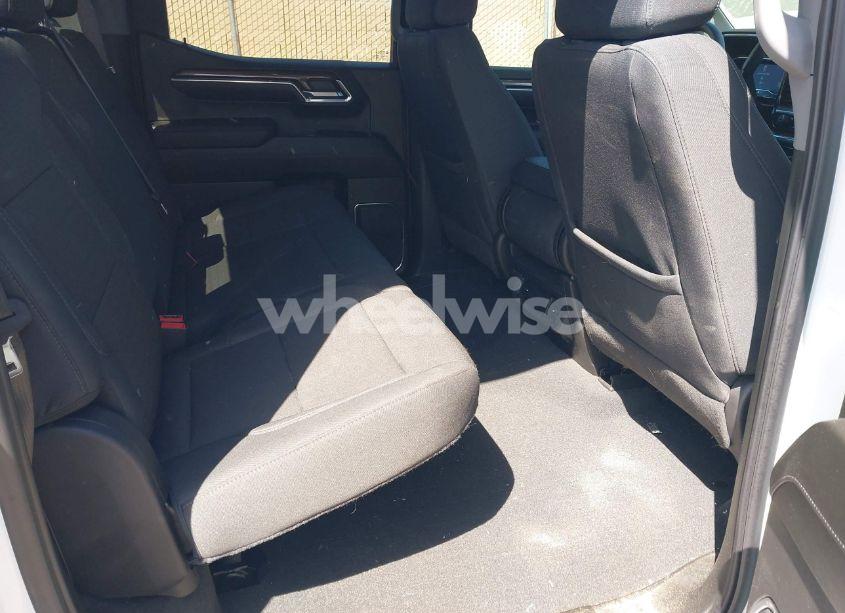 Photo 8 of 2024 Chevrolet Silverado 1500 4WD STANDARD BED LT (VIN 3GCUDDED1RG274938)