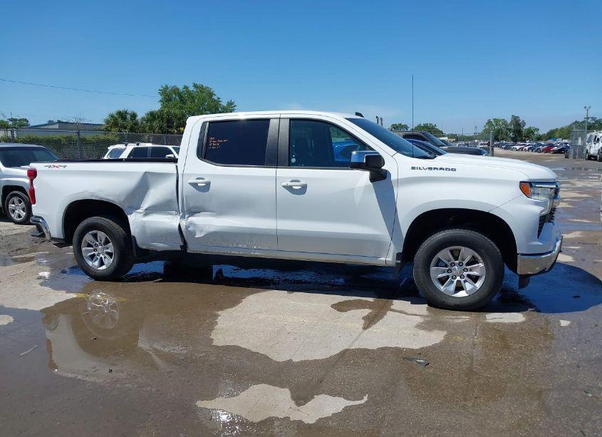 Photo 13 of 2023 Chevrolet Silverado 1500 4WD STANDARD BED LT (VIN 3GCUDDEDXPG348466)