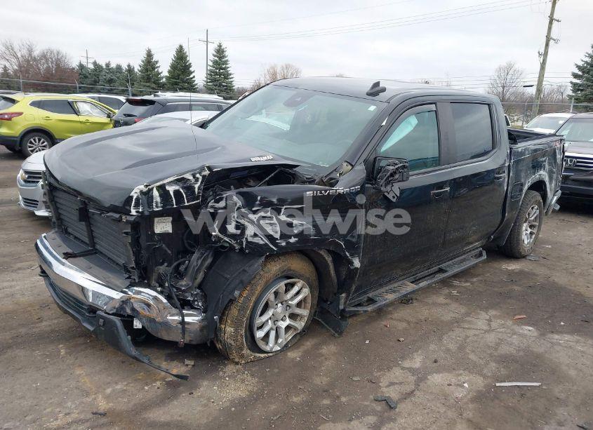 Photo 2 of 2022 Chevrolet Silverado 1500 (VIN 3GCUDDET0NG501408)