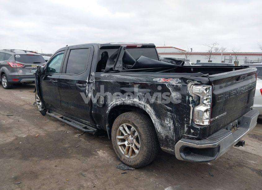 Photo 3 of 2022 Chevrolet Silverado 1500 (VIN 3GCUDDET0NG501408)