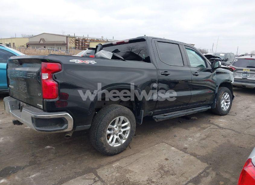 Photo 4 of 2022 Chevrolet Silverado 1500 (VIN 3GCUDDET0NG501408)