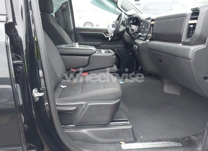 Photo 5 of 2022 Chevrolet Silverado 1500 (VIN 3GCUDDET0NG501408)