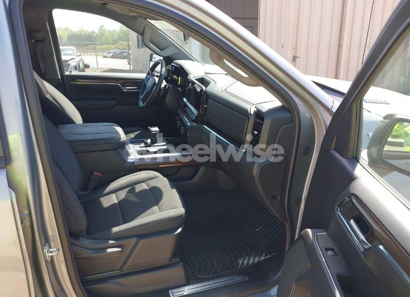 Photo 5 of 2024 Chevrolet Silverado 1500 4WD SHORT BED RST (VIN 3GCUDEE84RG193084)