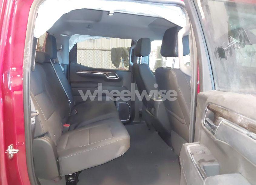 Photo 8 of 2024 Chevrolet Silverado 1500 4WD SHORT BED RST (VIN 3GCUDEED2RG152000)