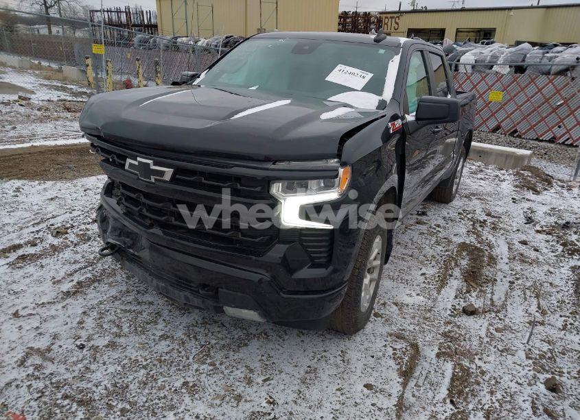 Photo 2 of 2022 Chevrolet Silverado 1500 4WD SHORT BED RST (VIN 3GCUDEED4NG509669)