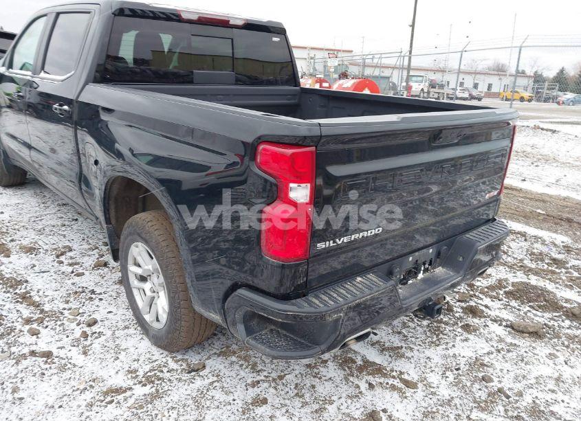 Photo 3 of 2022 Chevrolet Silverado 1500 4WD SHORT BED RST (VIN 3GCUDEED4NG509669)