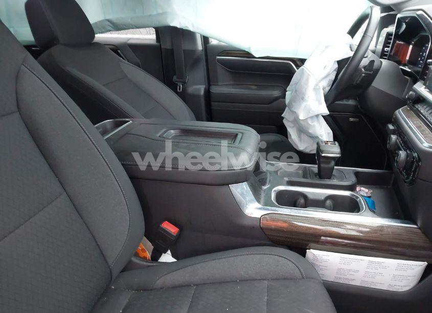 Photo 5 of 2022 Chevrolet Silverado 1500 4WD SHORT BED RST (VIN 3GCUDEED4NG509669)
