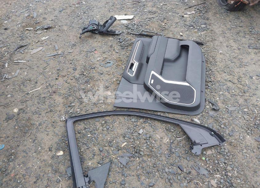 Photo 12 of 2022 Chevrolet Silverado 1500 4WD SHORT BED RST (VIN 3GCUDEEDXNG516514)