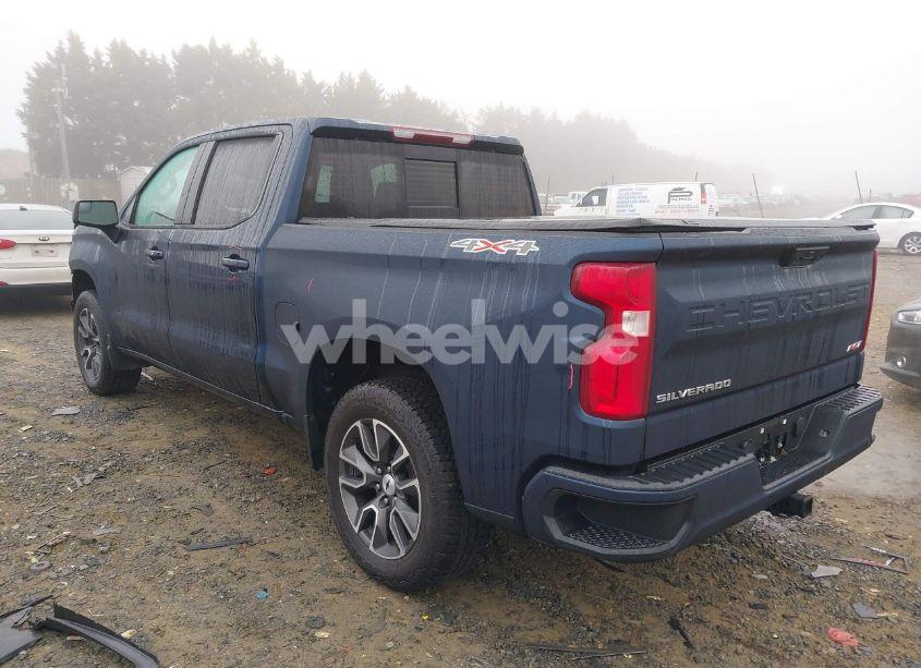Photo 3 of 2022 Chevrolet Silverado 1500 4WD SHORT BED RST (VIN 3GCUDEEDXNG516514)
