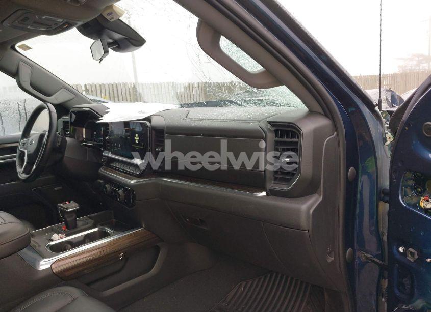 Photo 5 of 2022 Chevrolet Silverado 1500 4WD SHORT BED RST (VIN 3GCUDEEDXNG516514)