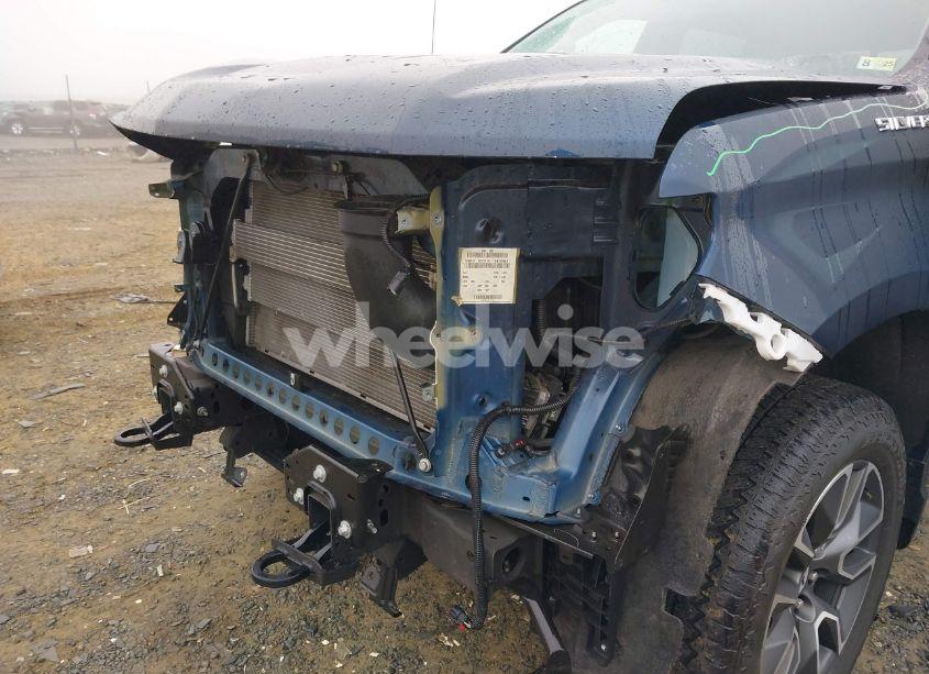 Photo 6 of 2022 Chevrolet Silverado 1500 4WD SHORT BED RST (VIN 3GCUDEEDXNG516514)