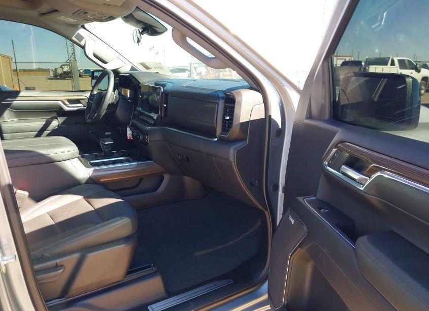 Photo 5 of 2023 Chevrolet Silverado 1500 4WD SHORT BED RST (VIN 3GCUDEEL2PG358468)