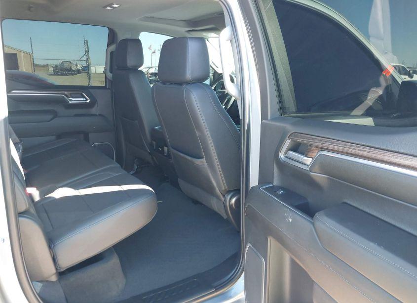 Photo 8 of 2023 Chevrolet Silverado 1500 4WD SHORT BED RST (VIN 3GCUDEEL2PG358468)