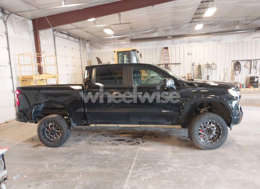 Photo 13 of 2023 Chevrolet Silverado 1500 4WD SHORT BED RST (VIN 3GCUDEELXPG284443)