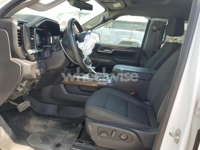 Photo 6 of 2024 CHEVROLET SILVERADO K1500 RST (VIN 3GCUDEELXRG377871)