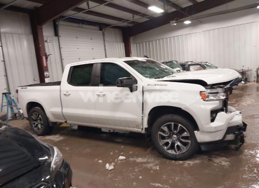 Photo 13 of 2022 Chevrolet Silverado 1500 4WD STANDARD BED RST (VIN 3GCUDEET3NG523599)