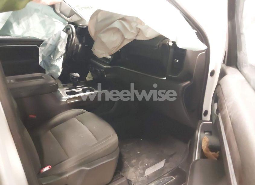 Photo 5 of 2022 Chevrolet Silverado 1500 4WD STANDARD BED RST (VIN 3GCUDEET3NG523599)