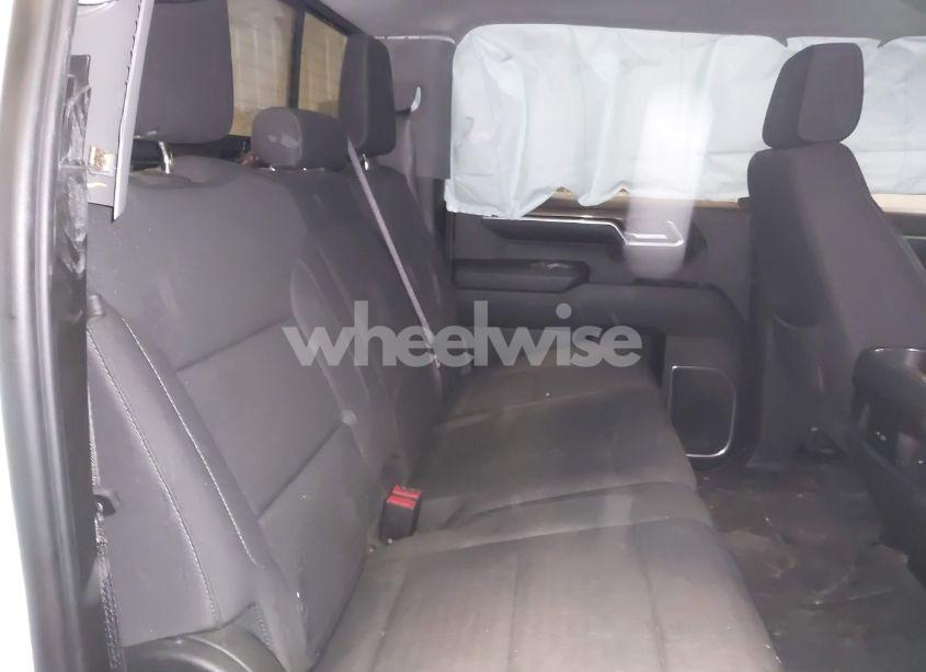 Photo 8 of 2022 Chevrolet Silverado 1500 4WD STANDARD BED RST (VIN 3GCUDEET3NG523599)