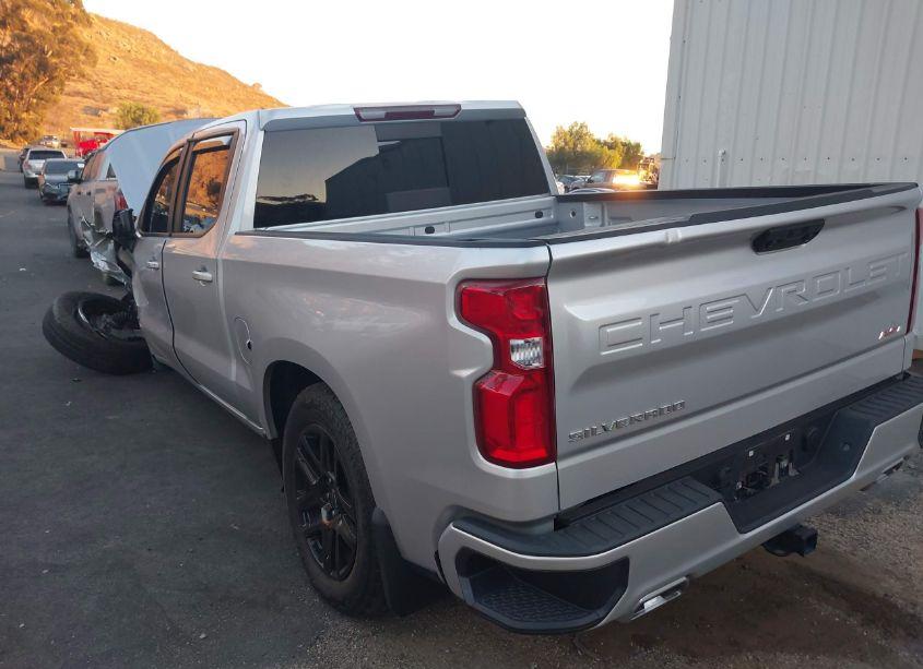 Photo 3 of 2022 Chevrolet Silverado 1500 4WD SHORT BED RST (VIN 3GCUDEET5NG587398)