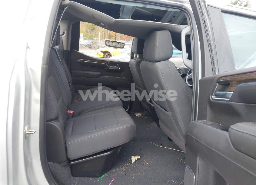 Photo 8 of 2022 Chevrolet Silverado 1500 4WD SHORT BED RST (VIN 3GCUDEET6NG581903)