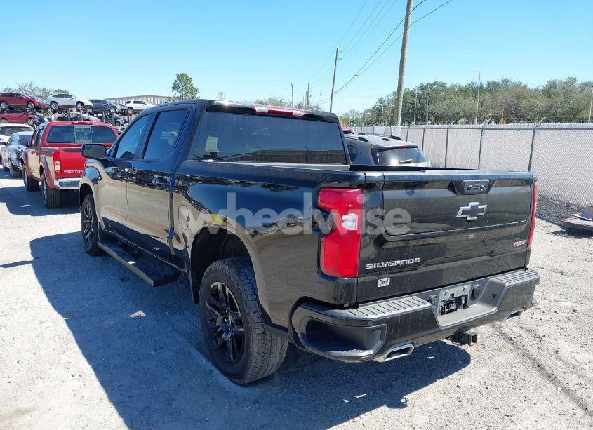 Photo 3 of 2022 Chevrolet Silverado 1500 4WD SHORT BED RST (VIN 3GCUDEET8NG680920)