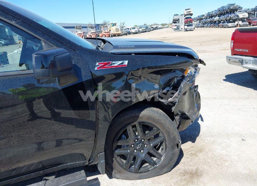Photo 6 of 2022 Chevrolet Silverado 1500 4WD SHORT BED RST (VIN 3GCUDEET8NG680920)