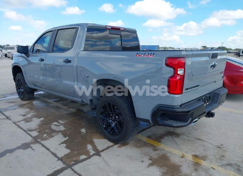Photo 3 of 2024 Chevrolet Silverado 1500 4WD SHORT BED LT TRAIL BOSS (VIN 3GCUDFE80RG344234)