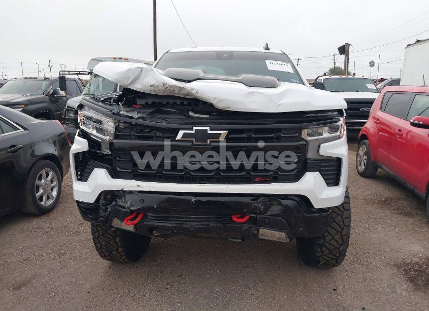 Photo 12 of 2024 Chevrolet Silverado 1500 4WD SHORT BED LT TRAIL BOSS (VIN 3GCUDFE81RG231196)