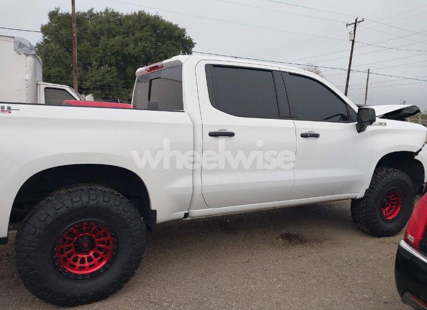 Photo 13 of 2024 Chevrolet Silverado 1500 4WD SHORT BED LT TRAIL BOSS (VIN 3GCUDFE81RG231196)