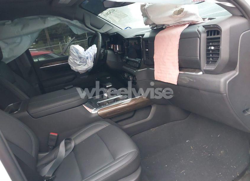 Photo 5 of 2024 Chevrolet Silverado 1500 4WD SHORT BED LT TRAIL BOSS (VIN 3GCUDFE81RG231196)