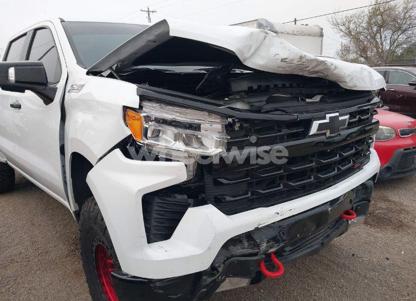 Photo 6 of 2024 Chevrolet Silverado 1500 4WD SHORT BED LT TRAIL BOSS (VIN 3GCUDFE81RG231196)