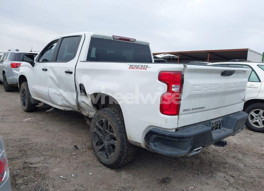 Photo 3 of 2023 Chevrolet Silverado 1500 4WD SHORT BED LT TRAIL BOSS (VIN 3GCUDFE82PG145067)