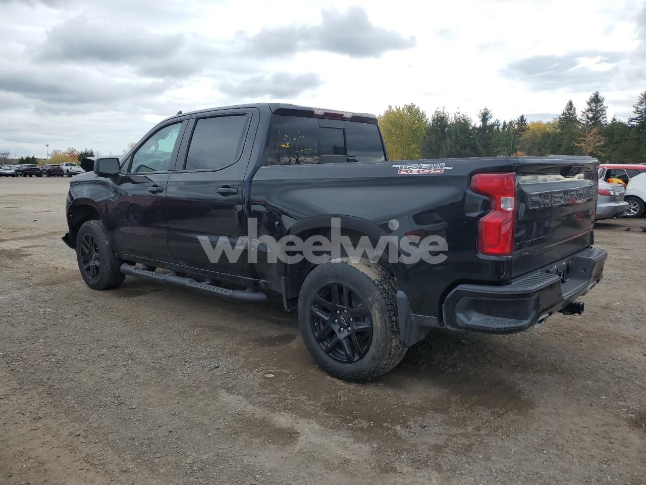 Photo 2 of 2024 CHEVROLET SILVERADO K1500 LT TRAIL BOSS (VIN 3GCUDFE85RG196534)