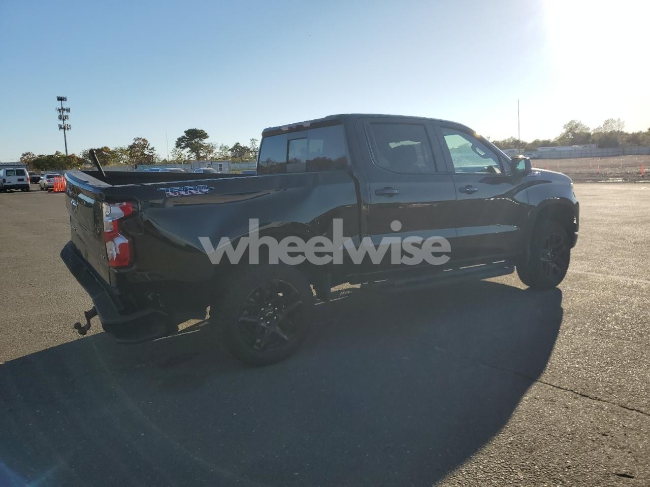 Photo 3 of 2024 CHEV SILV1500 4WD (VIN 3GCUDFED0RG136786)