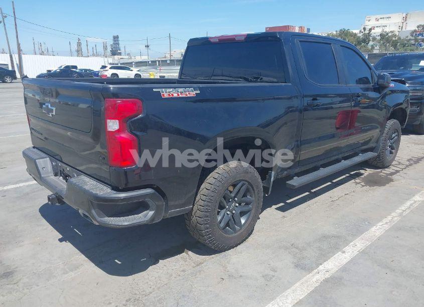 Photo 4 of 2022 Chevrolet Silverado 1500 4WD SHORT BED LT TRAIL BOSS (VIN 3GCUDFED1NG678943)