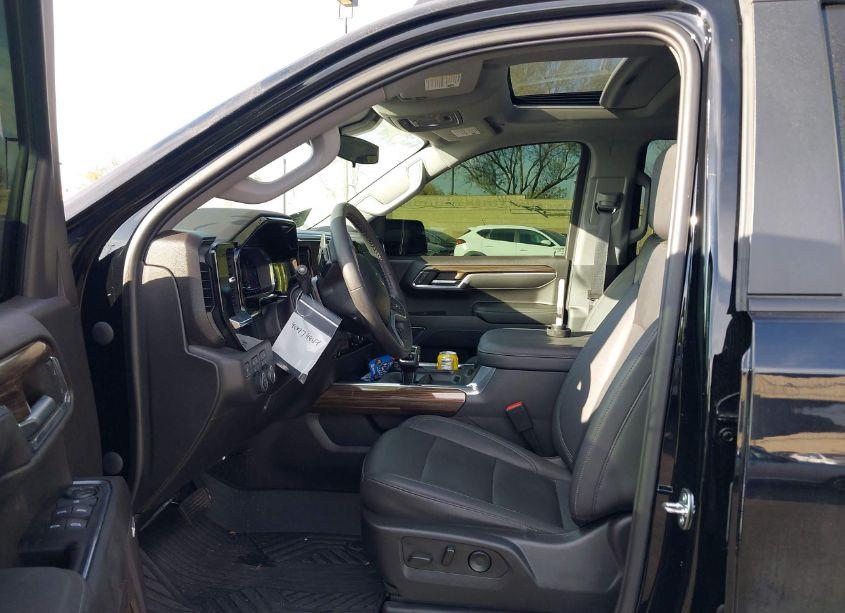 Photo 5 of 2023 Chevrolet Silverado 1500 4WD SHORT BED LT TRAIL BOSS (VIN 3GCUDFED1PG319448)