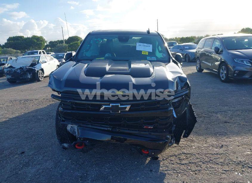 Photo 13 of 2024 Chevrolet Silverado 1500 4WD SHORT BED LT TRAIL BOSS (VIN 3GCUDFED1RG158408)