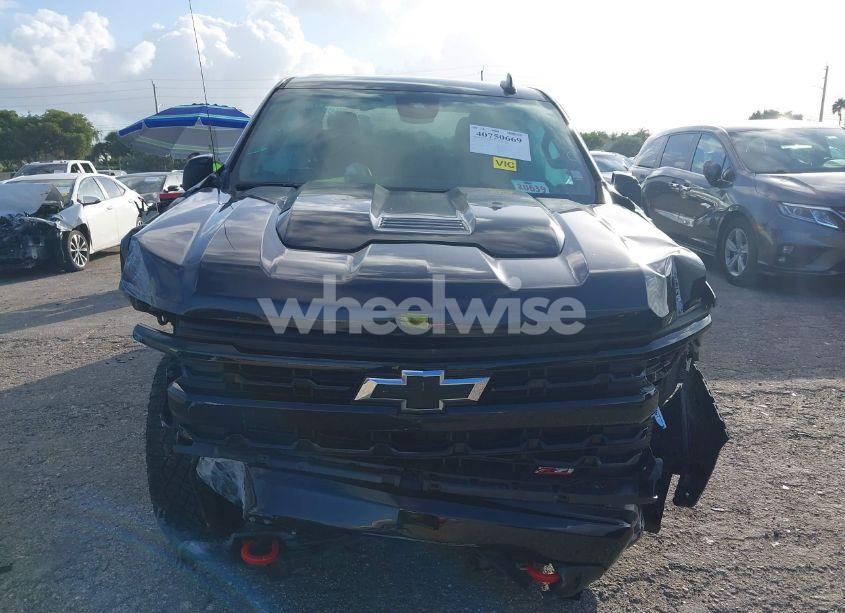 Photo 6 of 2024 Chevrolet Silverado 1500 4WD SHORT BED LT TRAIL BOSS (VIN 3GCUDFED1RG158408)
