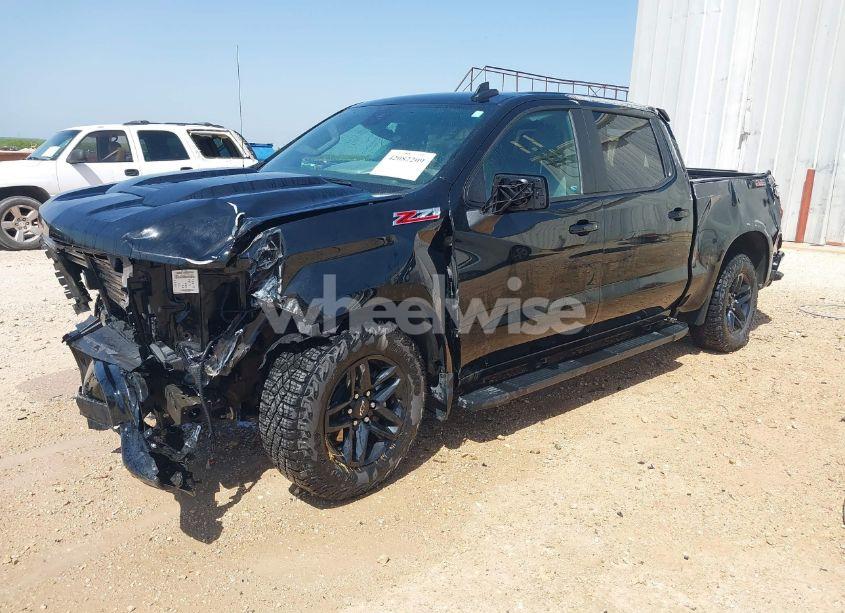 Photo 2 of 2024 Chevrolet Silverado 1500 4WD SHORT BED LT TRAIL BOSS (VIN 3GCUDFED1RG287720)